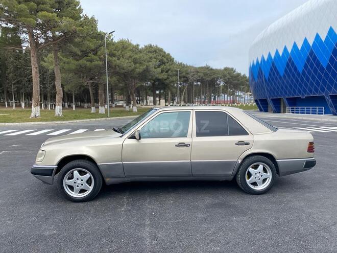 Mercedes E 250 1988, 456,000 km - 2.5 л - Bakı