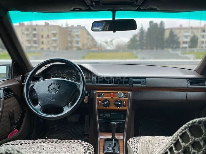 Mercedes E 250 1988, 456,000 km - 2.5 л - Bakı