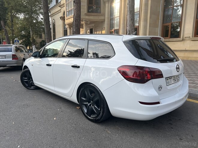 Opel Astra 2012, 304,000 km - 1.3 l - Göyçay