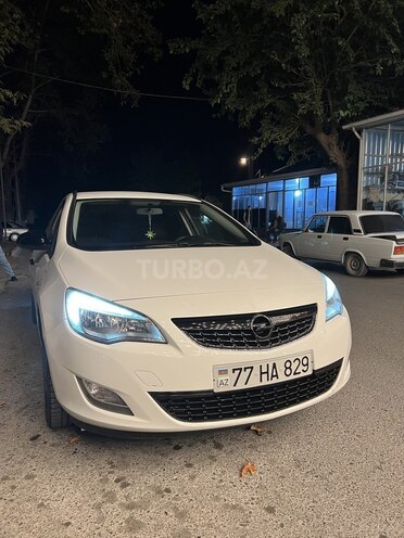 Opel Astra 2012, 304,000 km - 1.3 l - Göyçay