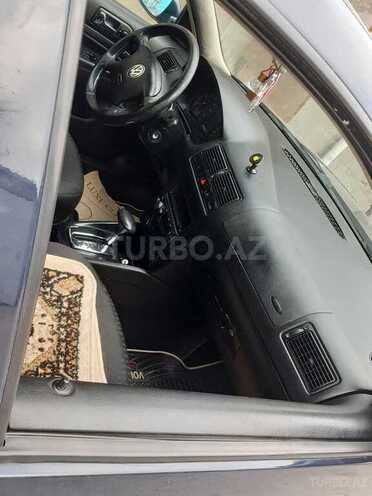 Volkswagen Golf 2000, 245,781 km - 1.6 l - Bakı