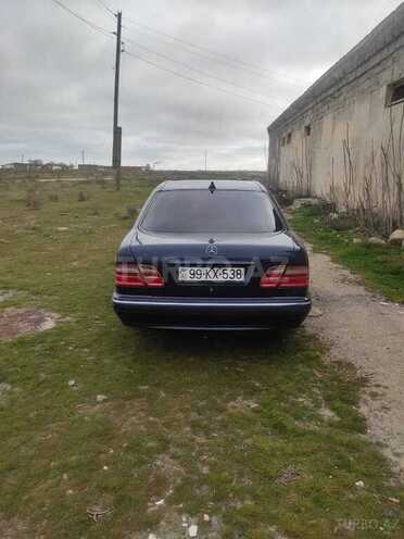 Mercedes E 240 2000, 320,000 km - 2.4 l - Bakı