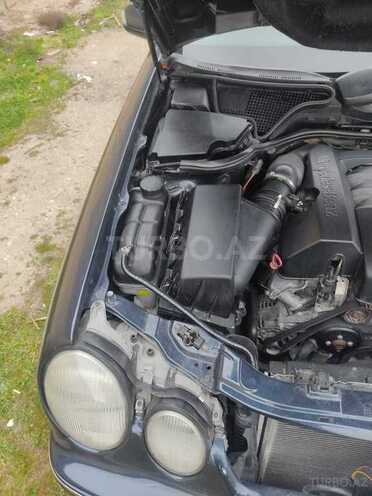 Mercedes E 240 2000, 320,000 km - 2.4 l - Bakı