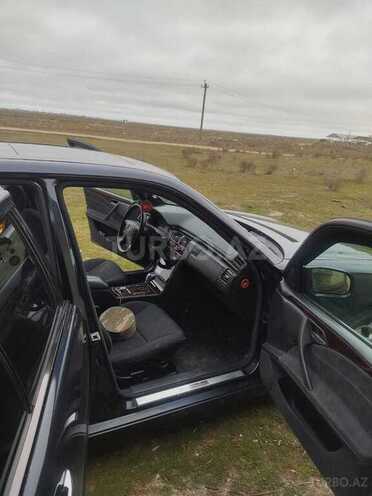 Mercedes E 240 2000, 320,000 km - 2.4 l - Bakı