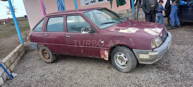 IJ 2126 Oda 2002, 200,000 km - 1.6 l - Yevlax