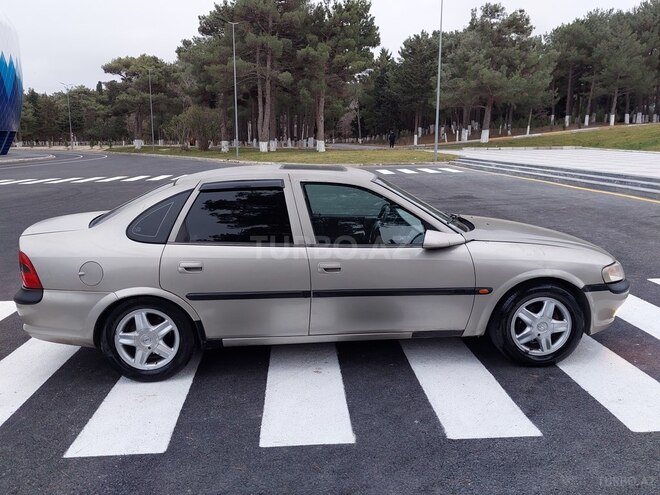 Opel Vectra 1996, 291,809 km - 1.8 л - Sumqayıt