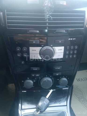 Opel Astra 2010, 110,000 km - 1.4 л - Sumqayıt