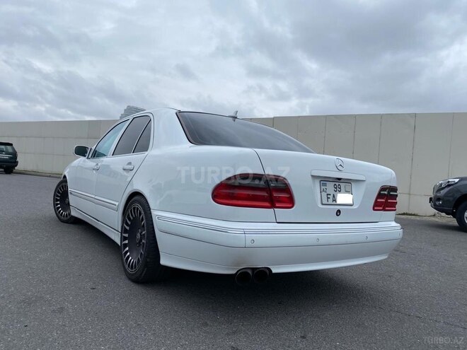 Mercedes E 240 2001, 282,000 km - 2.6 л - Bakı