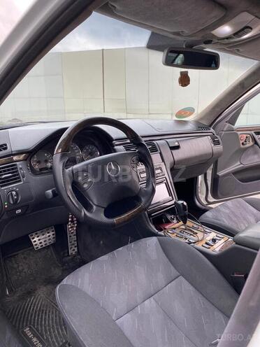 Mercedes E 240 2001, 282,000 km - 2.6 л - Bakı