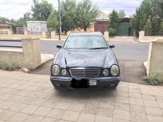Mercedes E 240 2000, 315,000 km - 2.6 л - Zaqatala