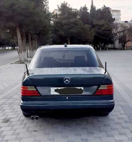 Mercedes E 220 1993, 344,000 km - 2.2 l - Sumqayıt
