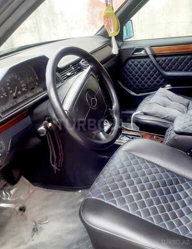 Mercedes E 220 1993, 344,000 km - 2.2 l - Sumqayıt