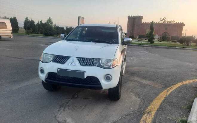 Mitsubishi L200 2007, 345,000 km - 2.5 л - Bakı