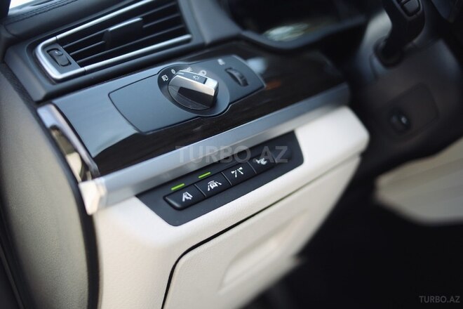 BMW 740 2014, 145,000 km - 3.0 l - Bakı