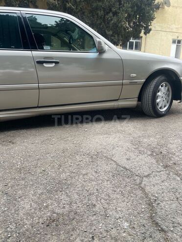 Mercedes C 240 1997, 450,000 km - 2.4 l - Qazax
