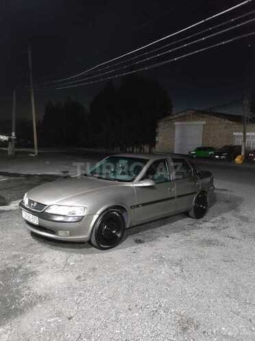 Opel Vectra 1996, 240,000 km - 1.8 l - Zaqatala