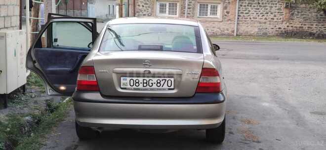 Opel Vectra 1996, 240,000 km - 1.8 l - Zaqatala