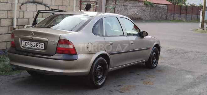 Opel Vectra 1996, 240,000 km - 1.8 l - Zaqatala