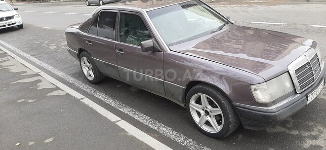 Mercedes E 300 1990, 357,753 km - 3.0 l - Bakı