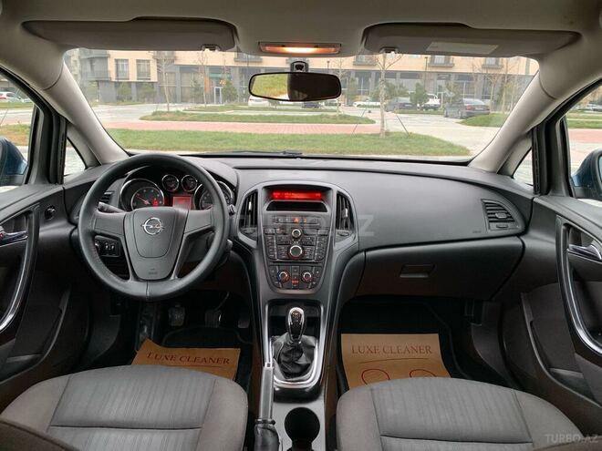 Opel Astra 2011, 239,920 km - 1.3 l - Bakı