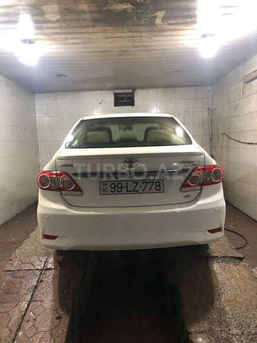 Toyota Corolla 2013, 135,440 km - 1.8 л - Bakı