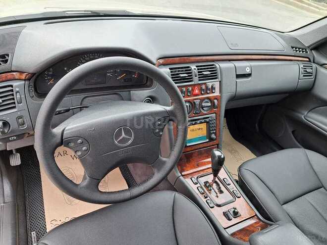 Mercedes E 220 2000, 28,700 km - 2.2 л - Balakən