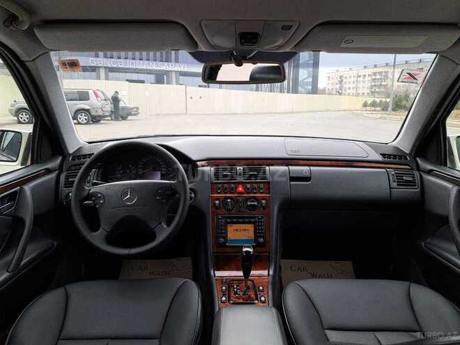 Mercedes E 220 2000, 28,700 km - 2.2 л - Balakən