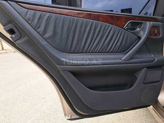 Mercedes E 220 2000, 28,700 km - 2.2 л - Balakən