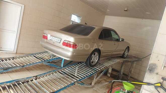 Mercedes E 220 2000, 28,700 km - 2.2 л - Balakən