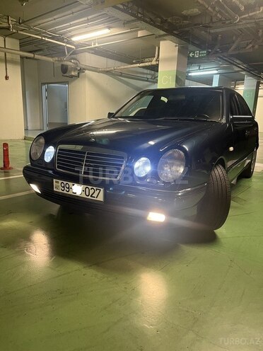 Mercedes E 280 1999, 351,000 km - 2.8 l - Bakı