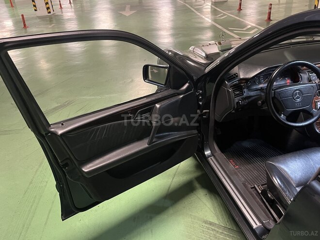 Mercedes E 280 1999, 351,000 km - 2.8 l - Bakı