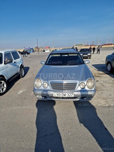 Mercedes E 220 2001, 322,200 km - 2.2 л - Bakı