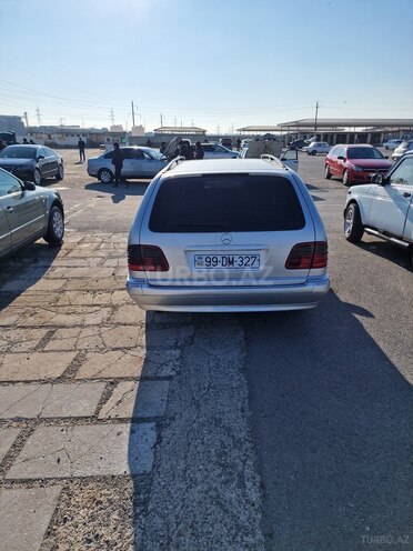 Mercedes E 220 2001, 322,200 km - 2.2 л - Bakı