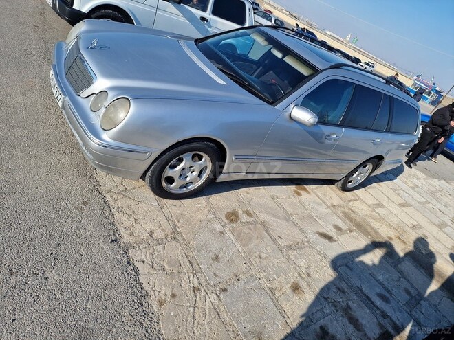 Mercedes E 220 2001, 322,200 km - 2.2 л - Bakı