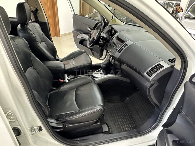 Mitsubishi Outlander 2013, 237,244 km - 3.0 л - Bakı