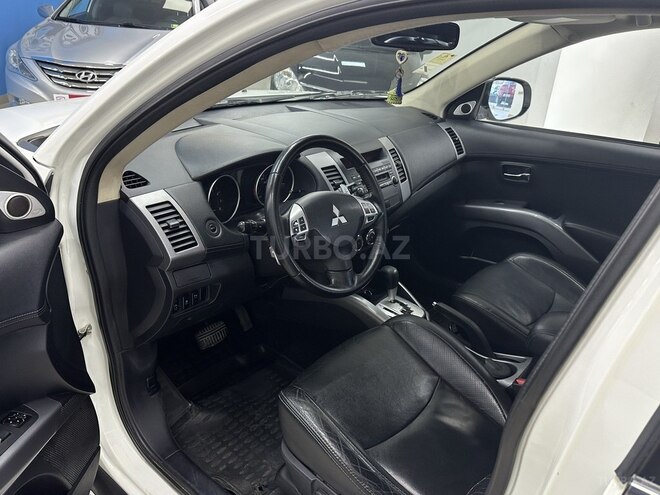 Mitsubishi Outlander 2013, 237,244 km - 3.0 л - Bakı