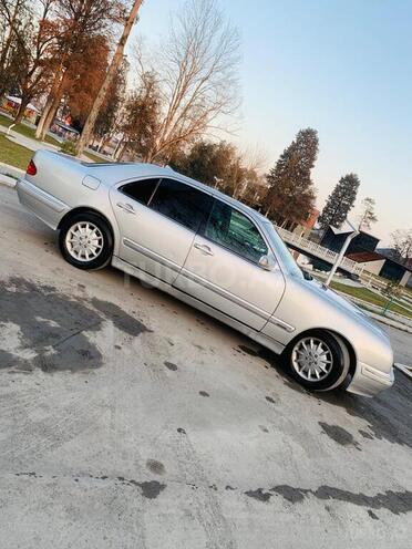 Mercedes E 270 2000, 500,000 km - 2.7 л - Xaçmaz