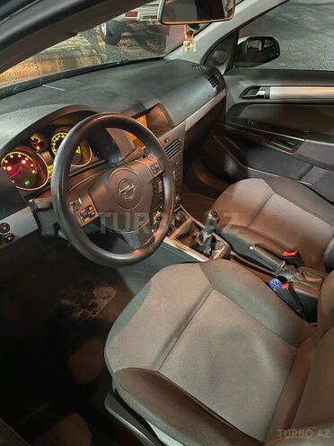 Opel Astra 2006, 215,000 km - 1.4 l - Bakı
