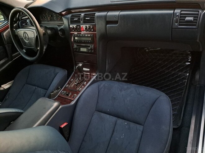 Mercedes E 240 1998, 110,332 km - 2.4 l - Sumqayıt