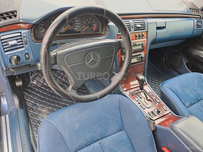 Mercedes E 240 1998, 110,332 km - 2.4 l - Sumqayıt