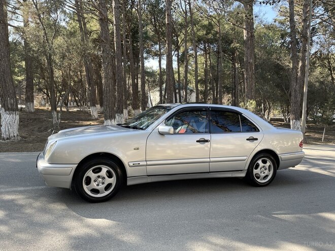 Mercedes E 200 1997, 245,000 km - 2.0 l - Sumqayıt