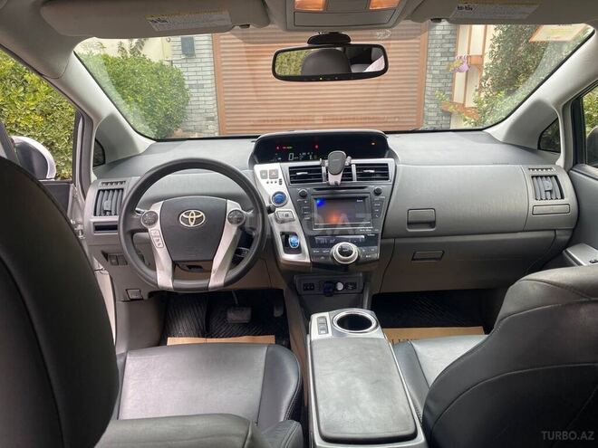 Toyota Prius V 2012, 330,000 km - 1.8 l - Bakı