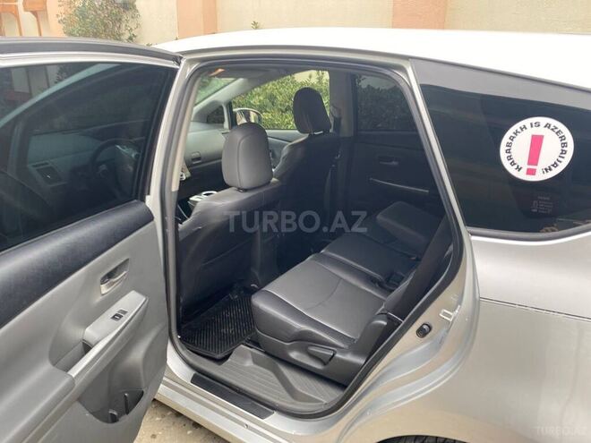 Toyota Prius V 2012, 330,000 km - 1.8 l - Bakı