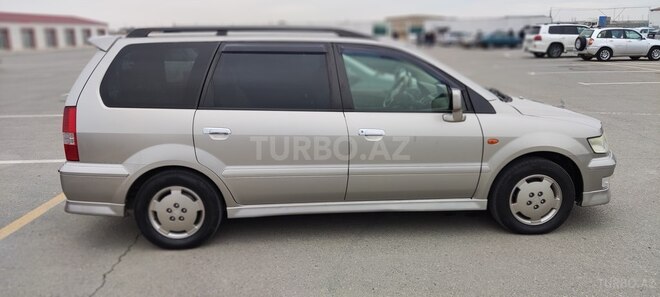 Mitsubishi  2001, 130,000 km - 2.4 l - Bakı
