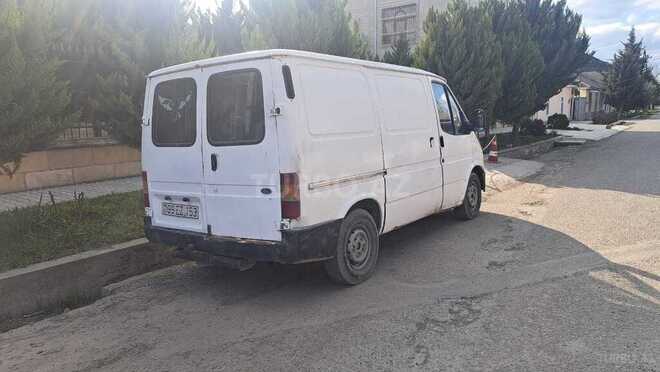 Ford Transit 2000, 300,000 km - 2.5 l - Salyan