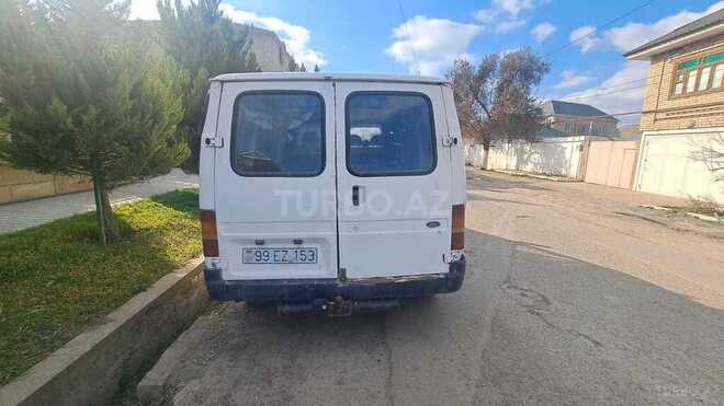 Ford Transit 2000, 300,000 km - 2.5 l - Salyan