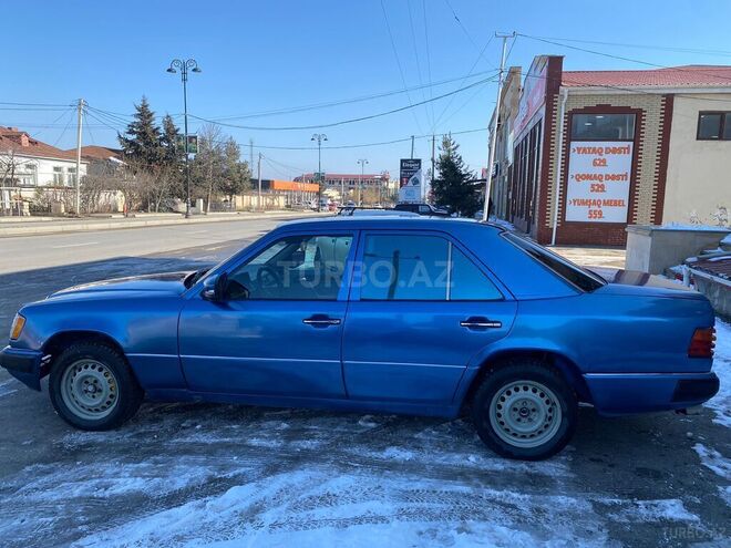 Mercedes E 220 1992, 430,000 km - 2.2 l - Quba