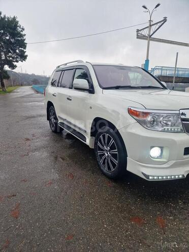 Toyota Land Cruiser 2011, 296,000 km - 4.0 l - Quba