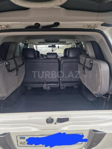 Toyota Land Cruiser 2011, 296,000 km - 4.0 l - Quba
