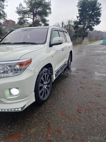 Toyota Land Cruiser 2011, 296,000 km - 4.0 l - Quba